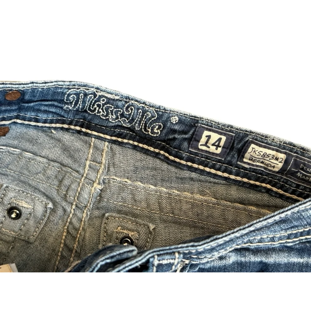 Miss Me Jeans Girls Dark Wash Embellished Faded Bermuda Denim Shorts Siz…​ - Picture 6 of 7